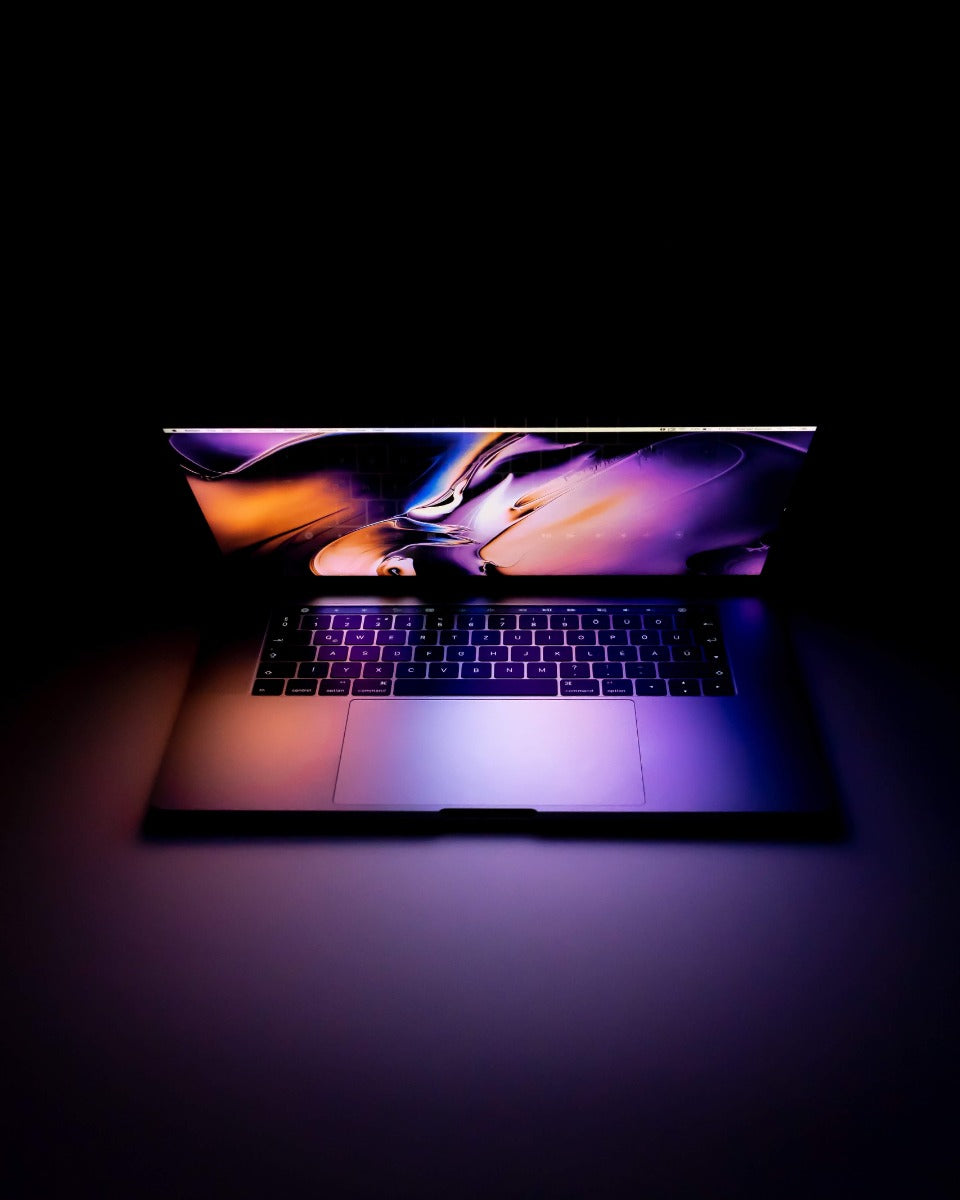 Refurbished MacBook Pro Touchbar 15" Hexa Core i7 2.6 16GB 512GB